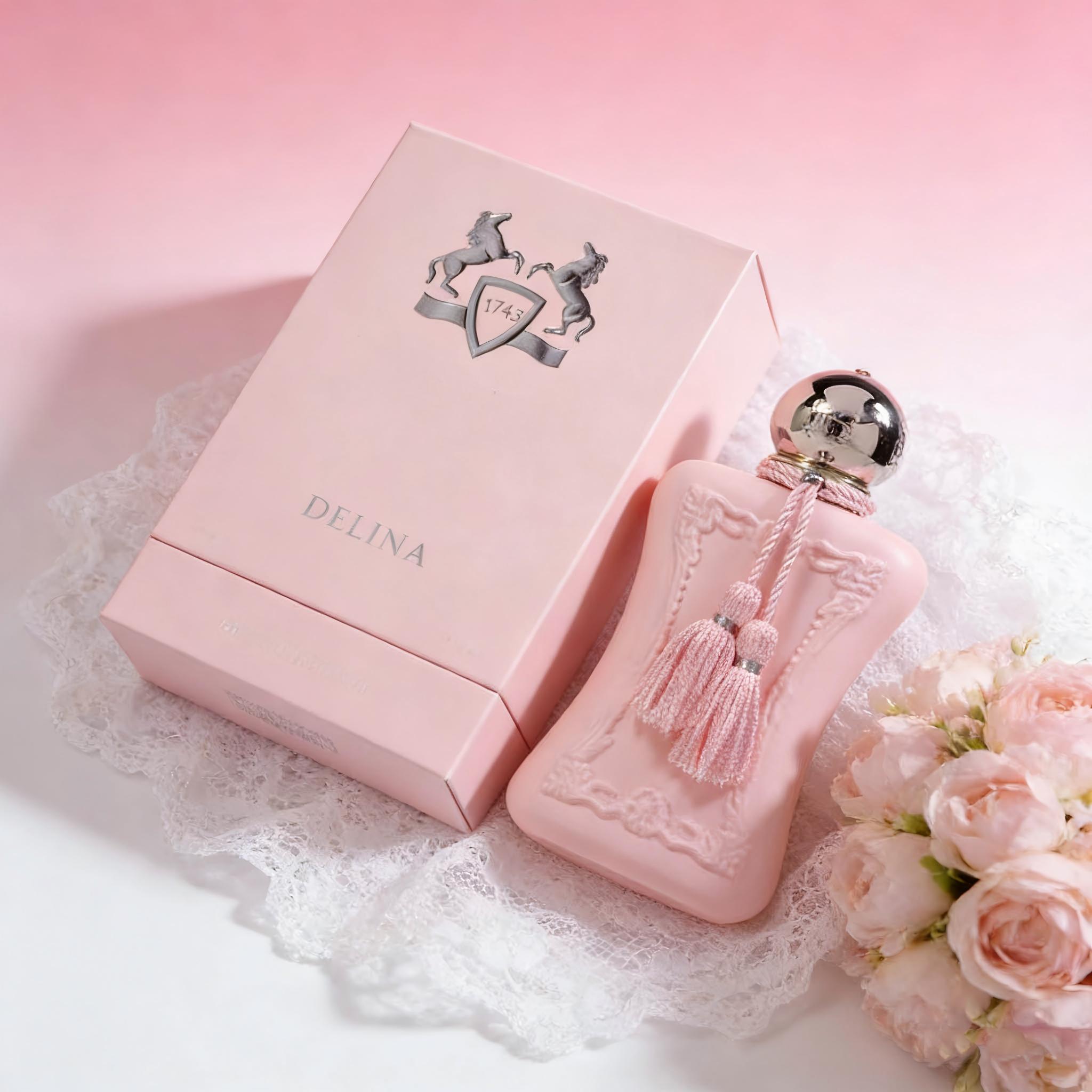 Home Bar Accessories - DELINA EDP: Elegante roze flacon met